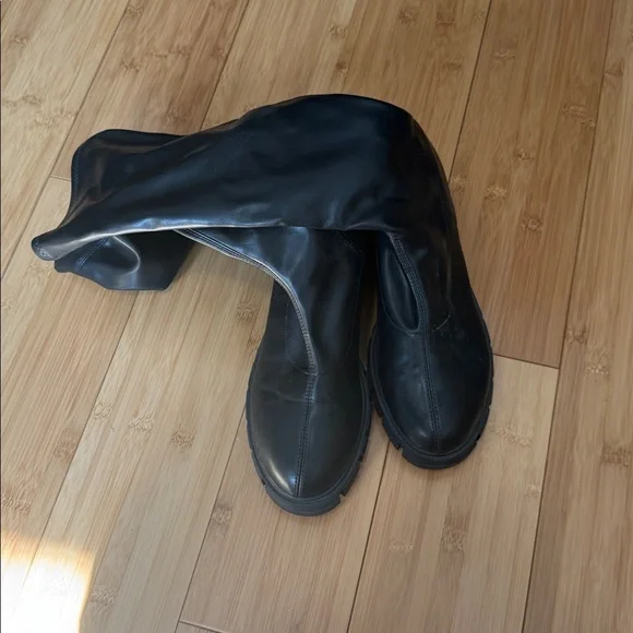 Madden Girl Hart Boots Knee High Lug Sole Boots - Picture 3 of 6